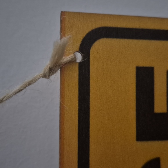 Yellow 'Do Not Disturb' Sign - Picture 3 of 4